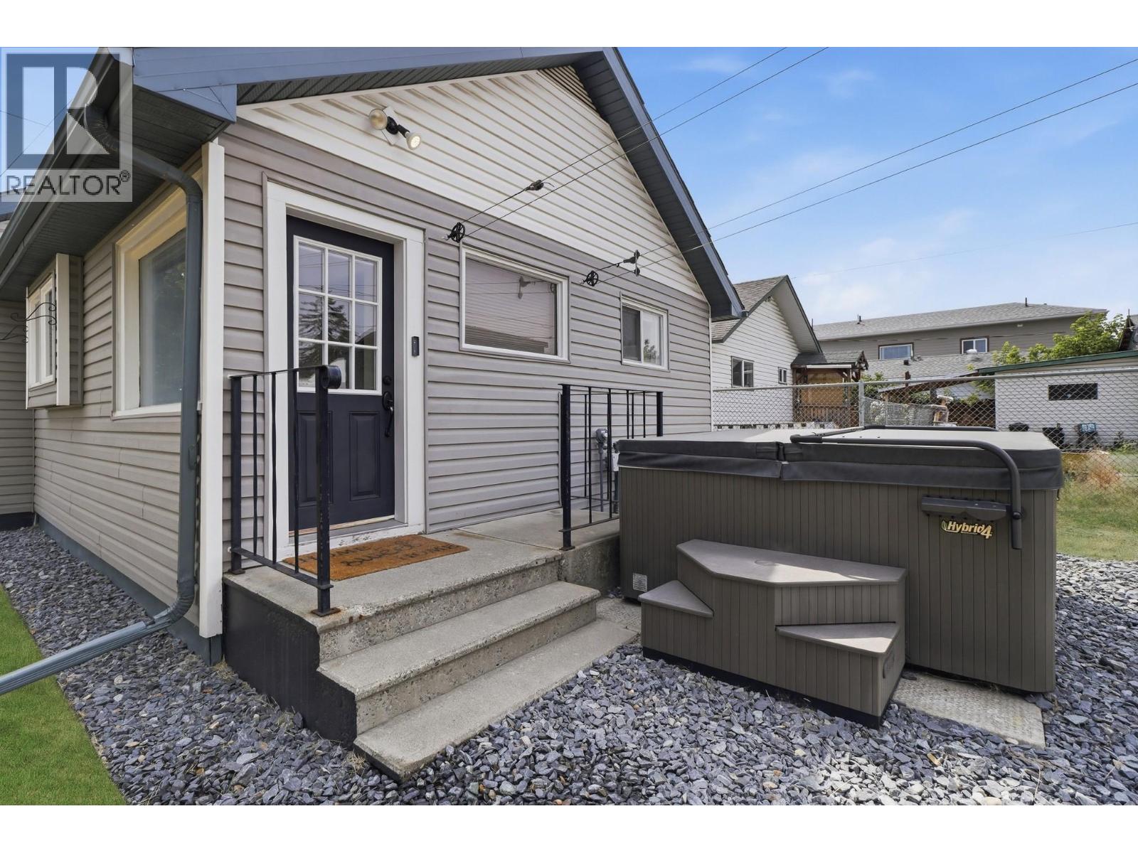 225 14 Avenue N, Cranbrook