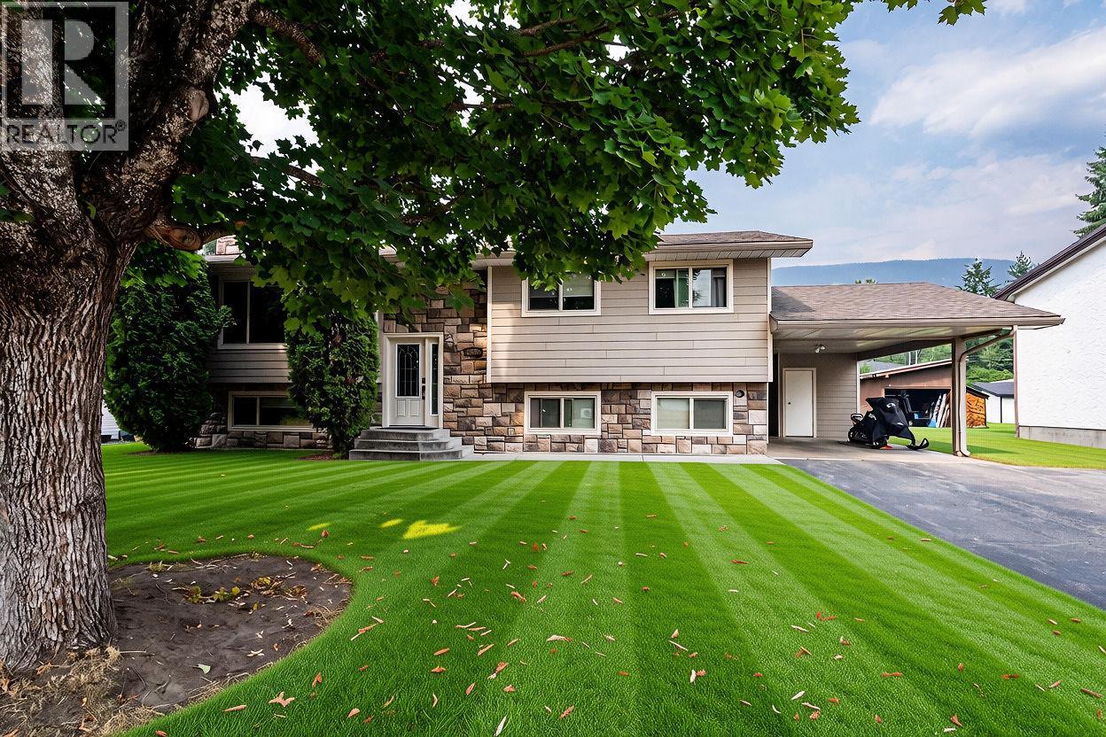 1506 Mountain View Drive, Revelstoke