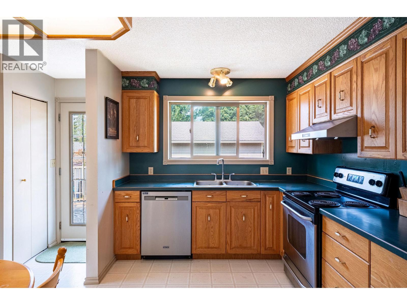 1506 Mountain View Drive, Revelstoke