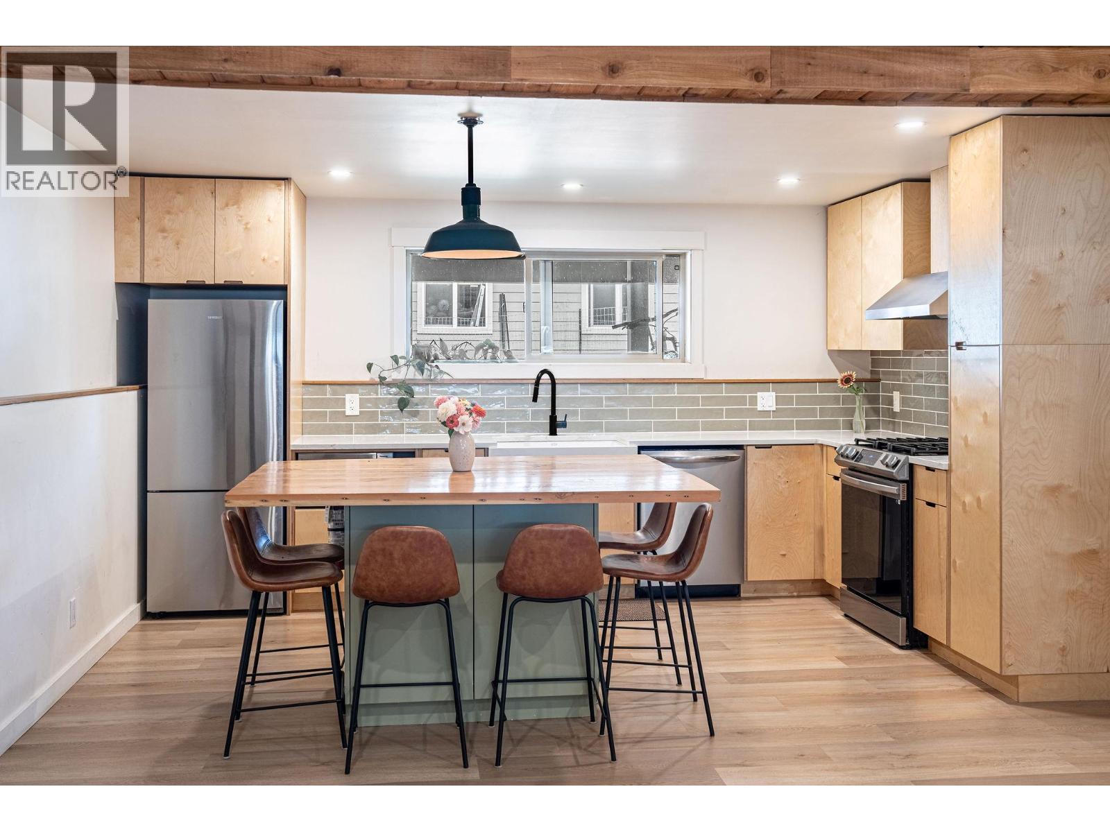 1506 Mountain View Drive, Revelstoke
