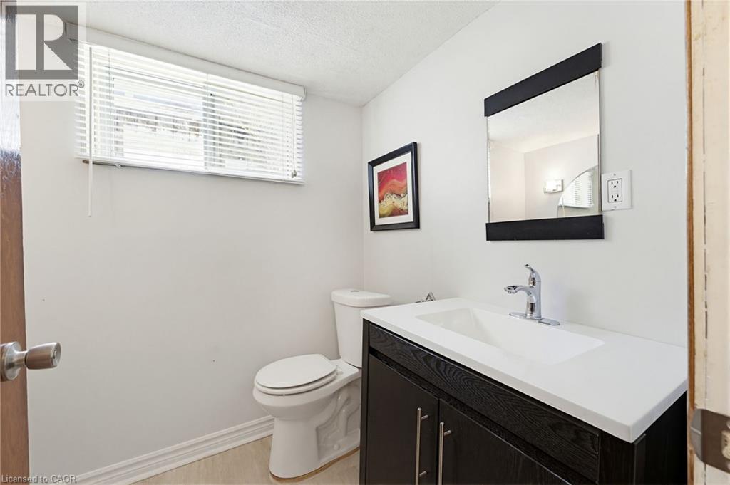 26 RIVERCREST Road - 27