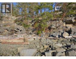 7643 Cove Beach Road, Halfmoon Bay, BC V7Z1C3 Photo 11