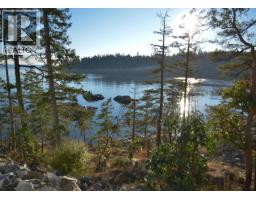 7643 Cove Beach Road, Halfmoon Bay, BC V7Z1C3 Photo 12