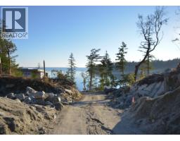 7643 Cove Beach Road, Halfmoon Bay, BC V7Z1C3 Photo 13