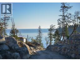 7643 Cove Beach Road, Halfmoon Bay, BC V7Z1C3 Photo 14