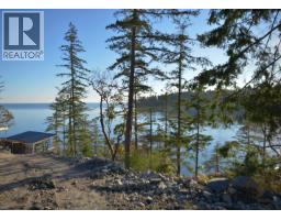 7643 Cove Beach Road, Halfmoon Bay, BC V7Z1C3 Photo 16