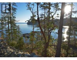 7643 Cove Beach Road, Halfmoon Bay, BC V7Z1C3 Photo 17
