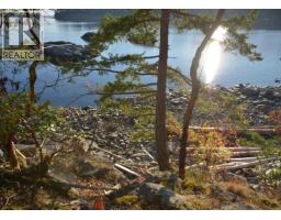 7643 Cove Beach Road, Halfmoon Bay, BC V7Z1C3 Photo 6