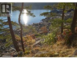 7643 Cove Beach Road, Halfmoon Bay, BC V7Z1C3 Photo 7