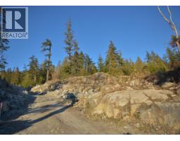7643 Cove Beach Road, Halfmoon Bay, BC V7Z1C3 Photo 8