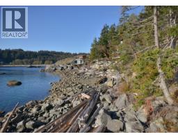 7643 Cove Beach Road, Halfmoon Bay, BC V7Z1C3 Photo 9