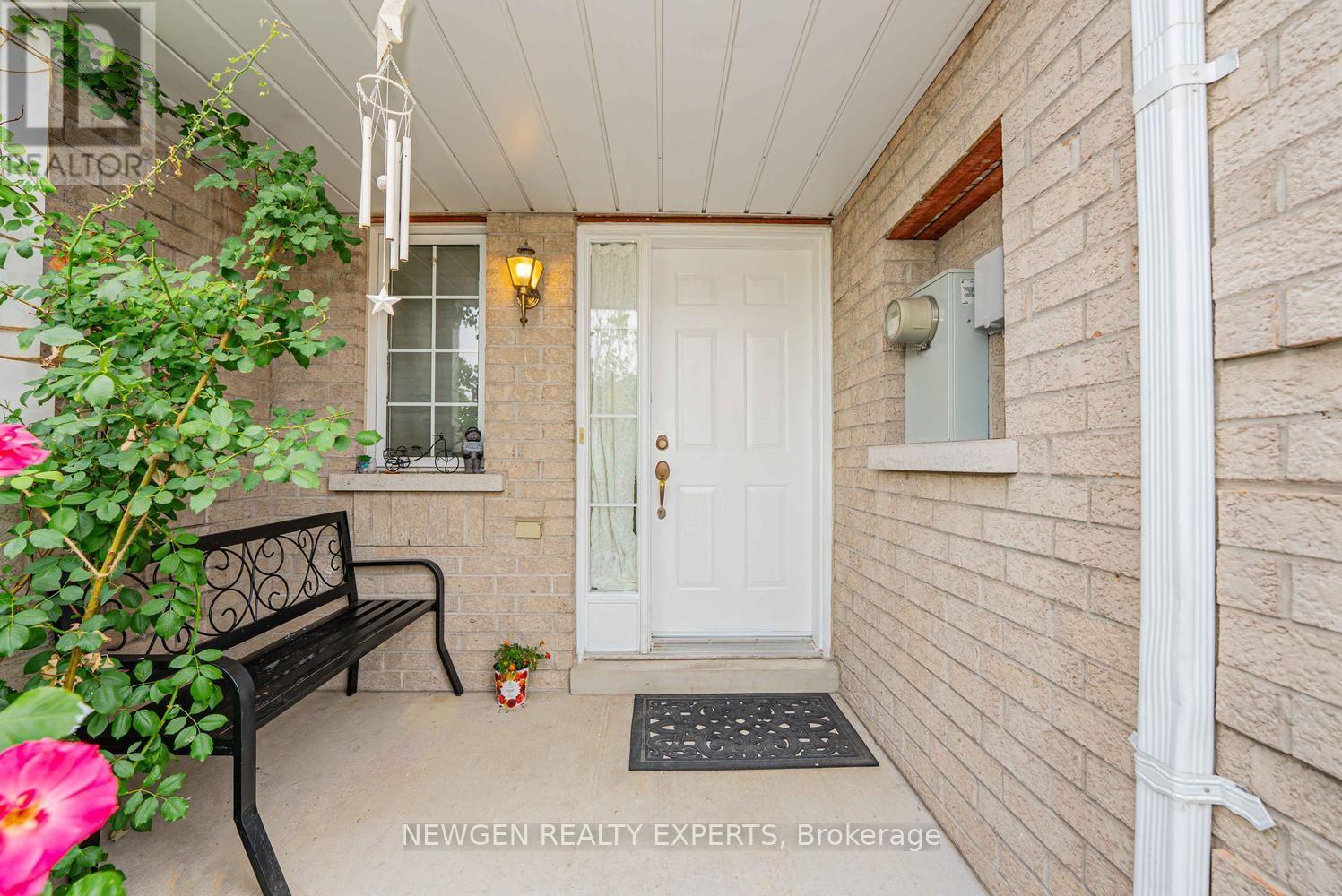 6039 COXSWAIN CRESCENT - 3