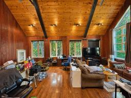 Games room - 4151 Pth 30 Highway, Altona, MB R0G0B0 Photo 9
