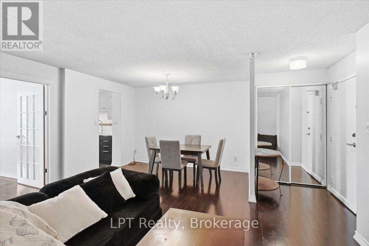 #2721 633 BAY STREET - 13