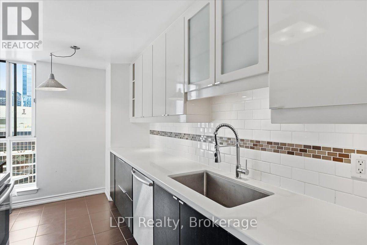 #2721 633 BAY STREET - 8