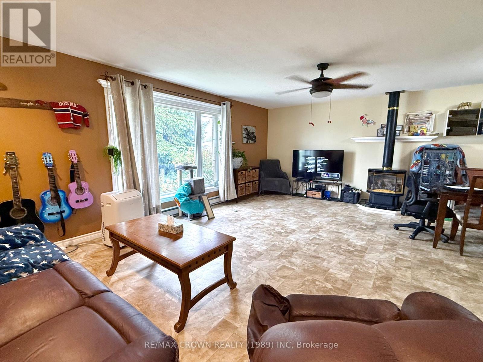 420 BRISSON BOULEVARD - 16