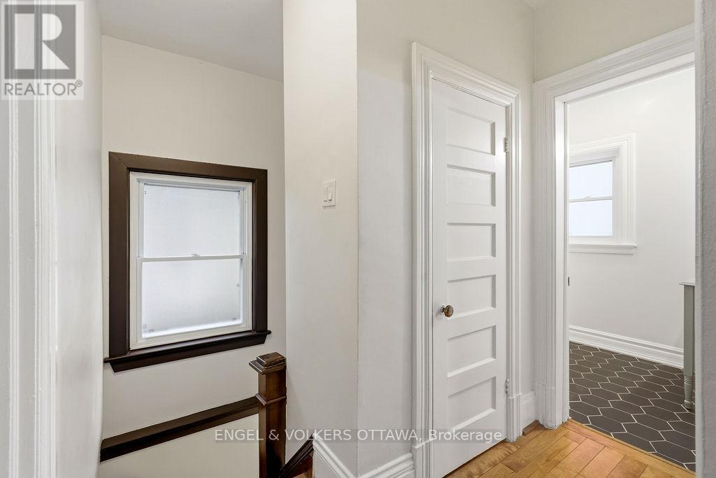 475 KENT STREET - Image 25