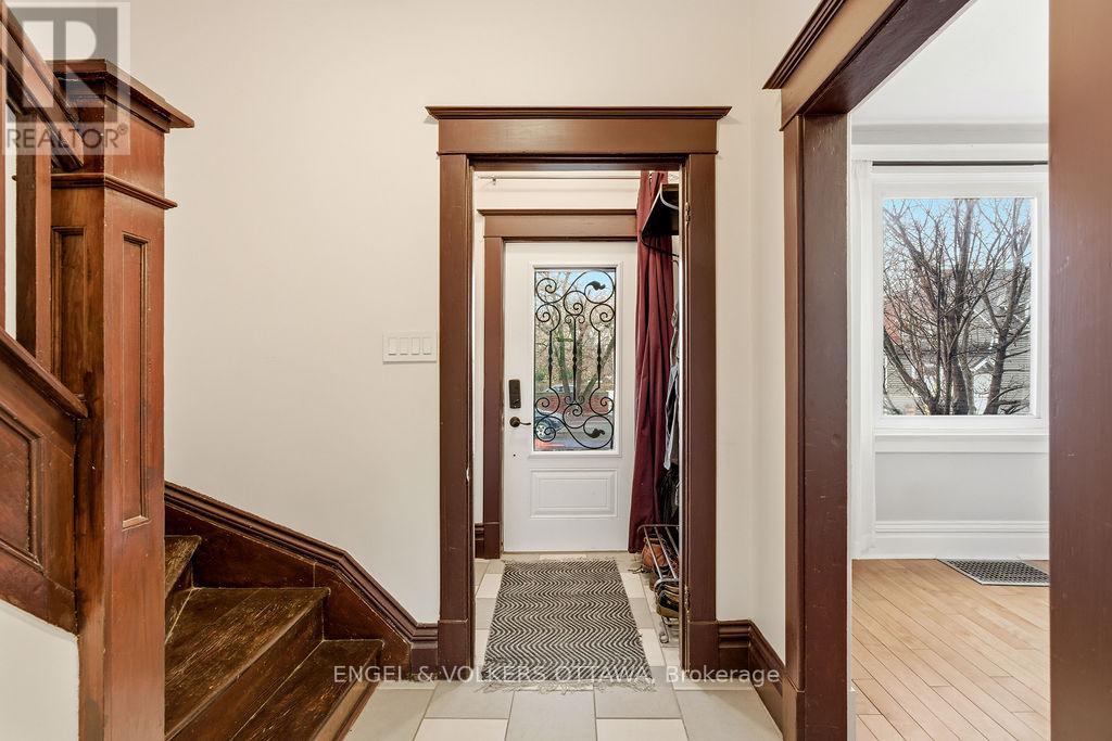 475 KENT STREET - Image 35