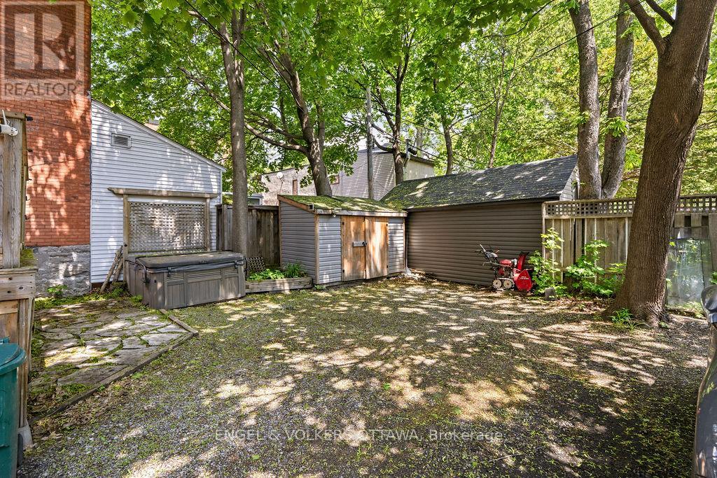 475 KENT STREET - 38