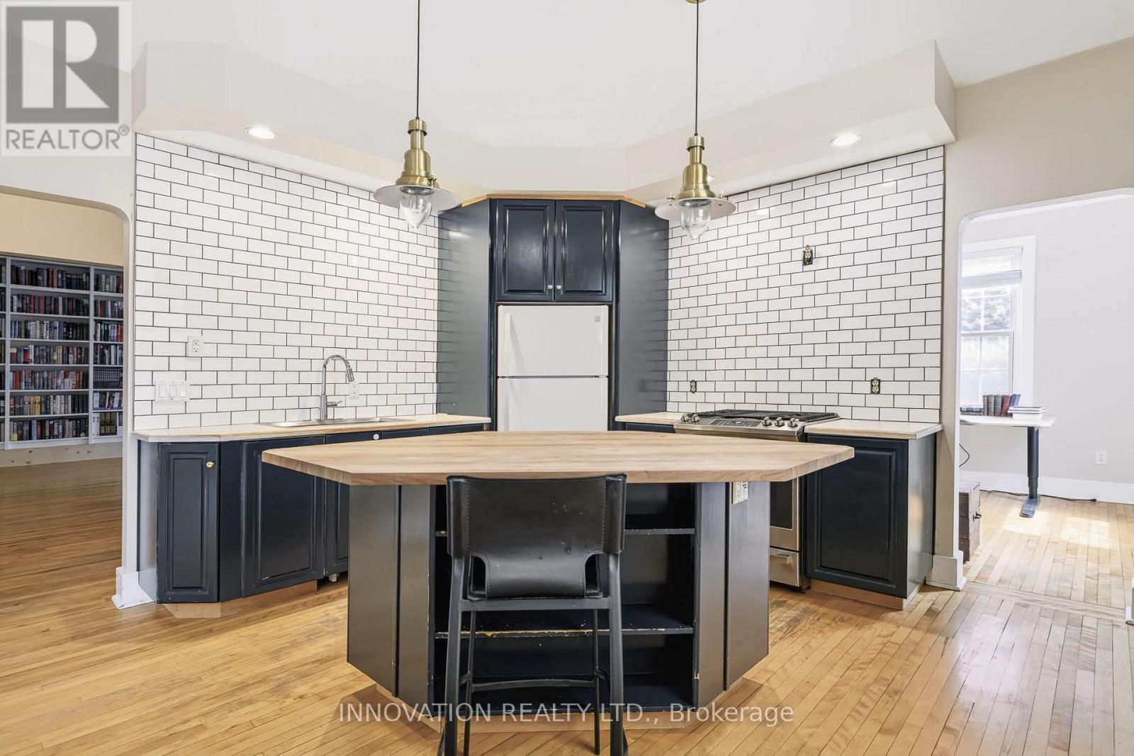 262 BELL STREET - Image 10