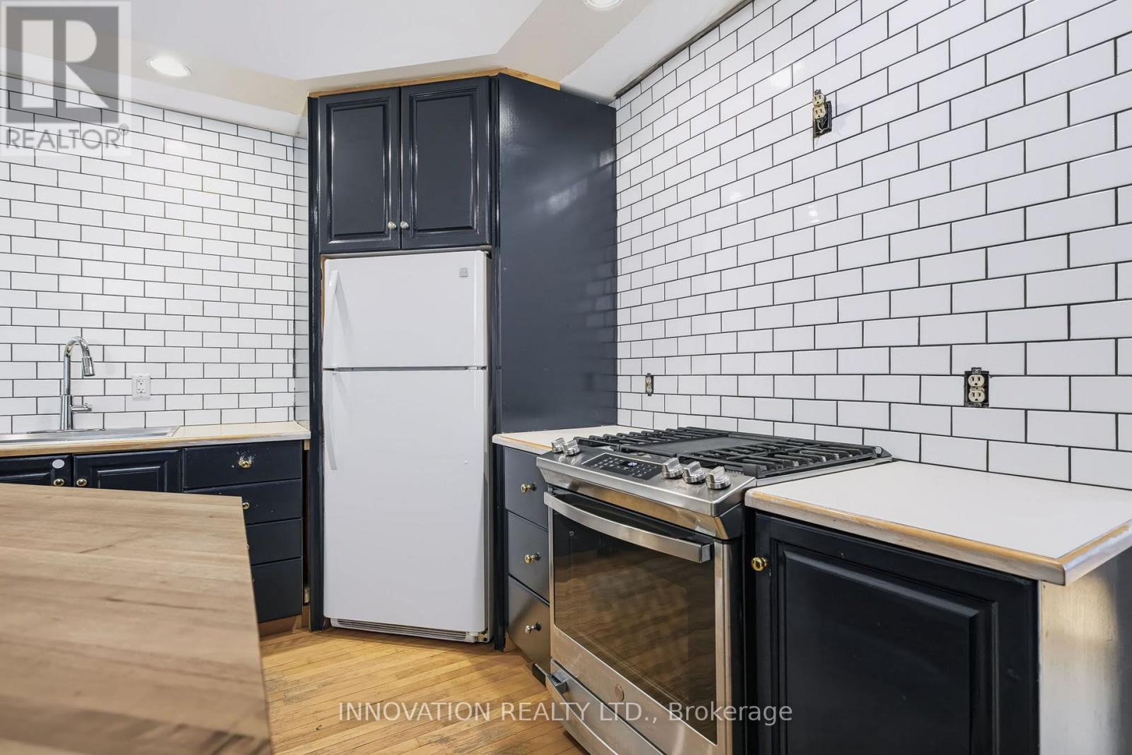 262 BELL STREET - Image 11