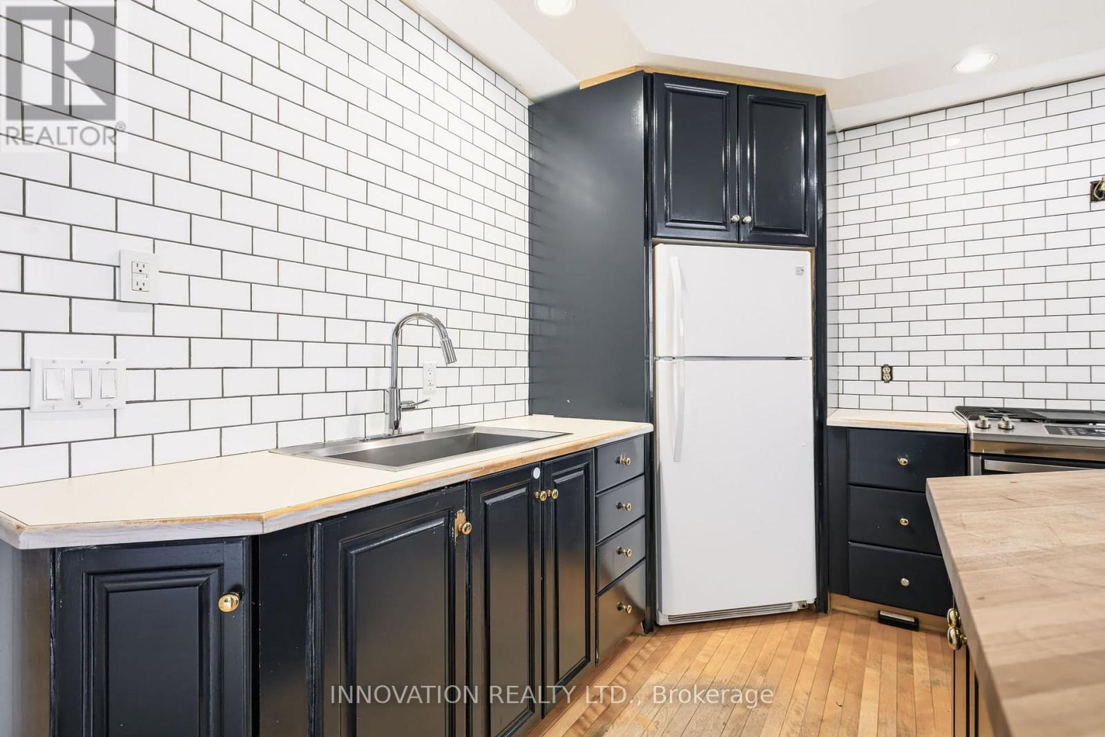 262 BELL STREET - Image 13