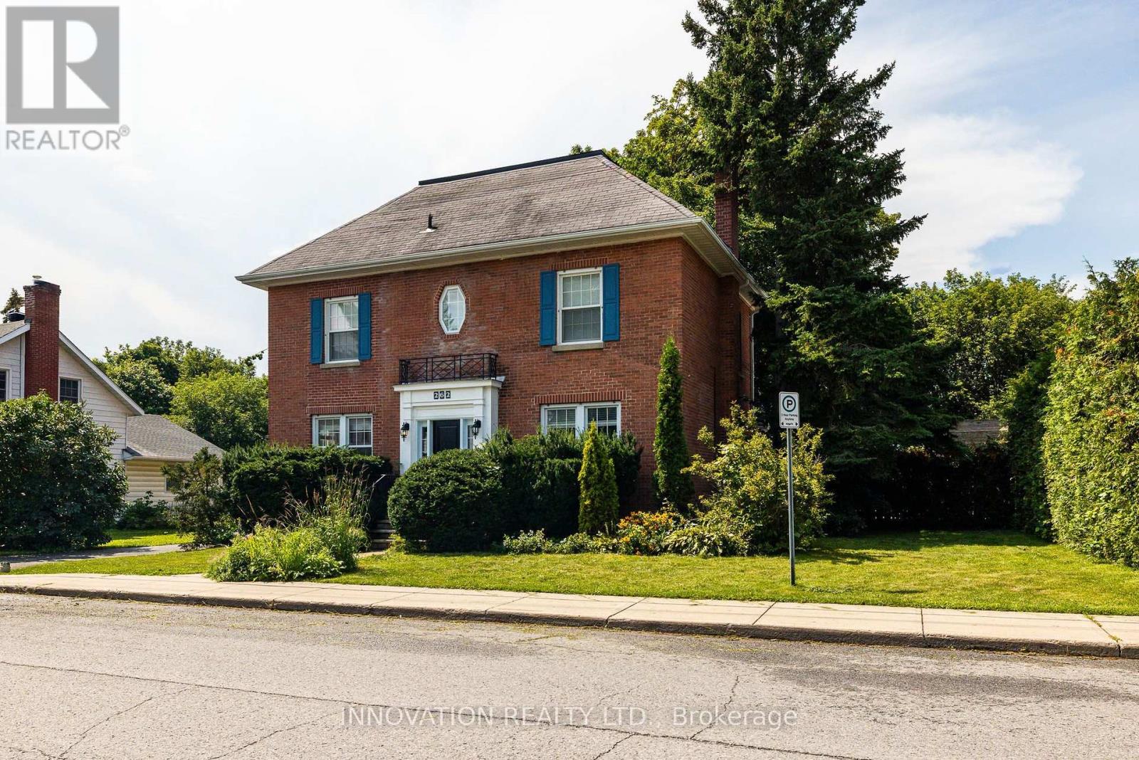 262 BELL STREET - 2