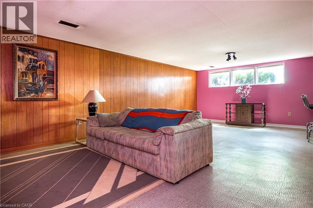 14 WOODSIDE Drive - Image 32