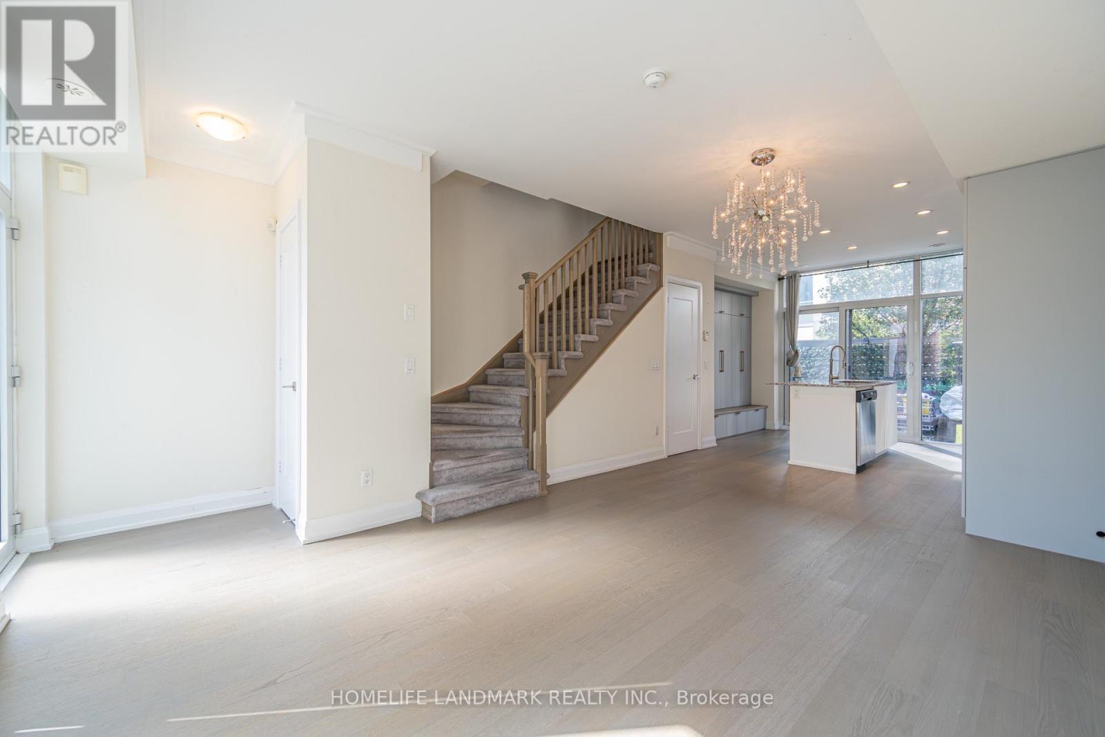 #TH12 18 GRAYDON HALL DRIVE - 20