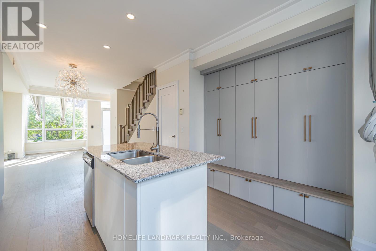 #TH12 18 GRAYDON HALL DRIVE - 21