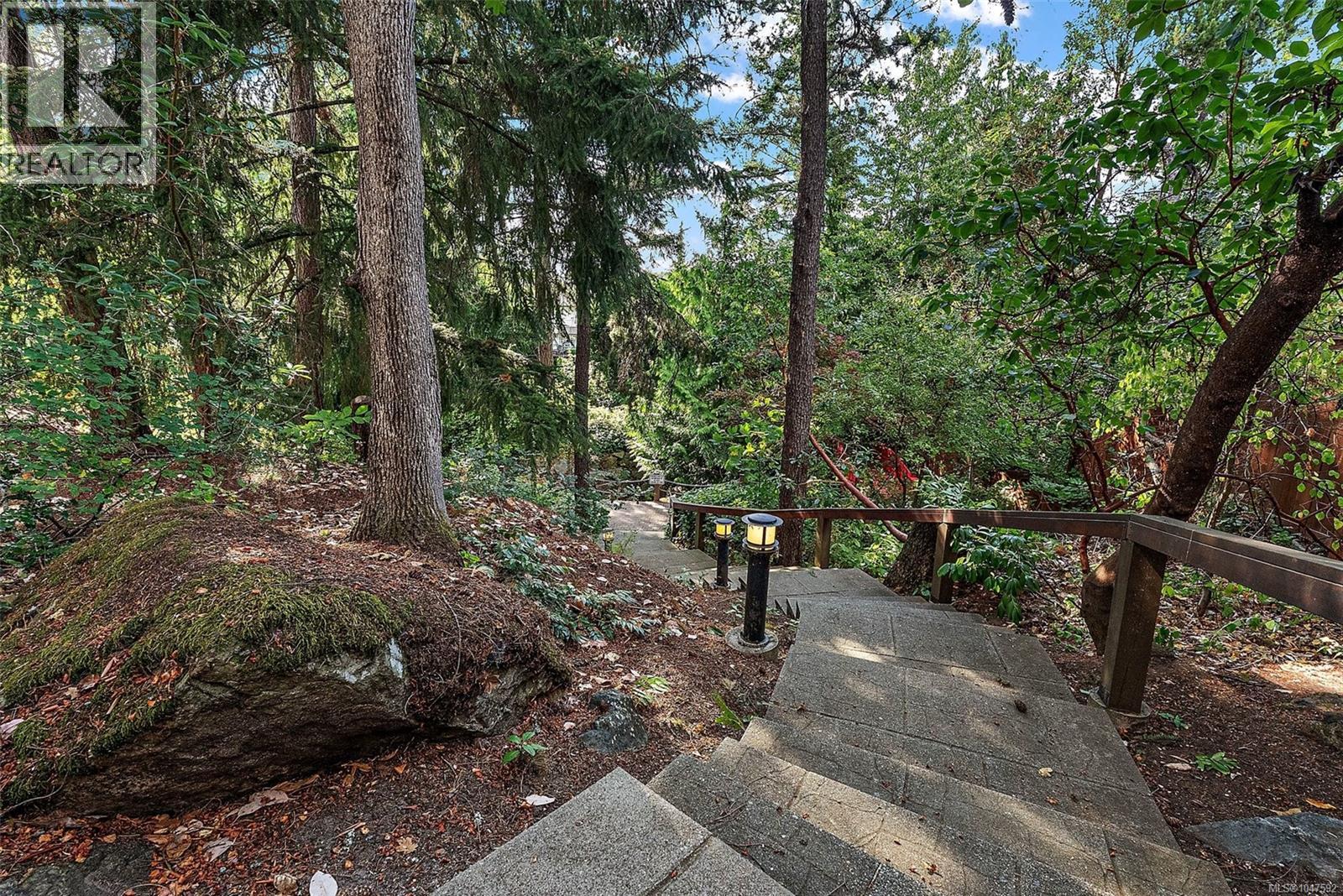 #407 866 Brock Ave - Image 24