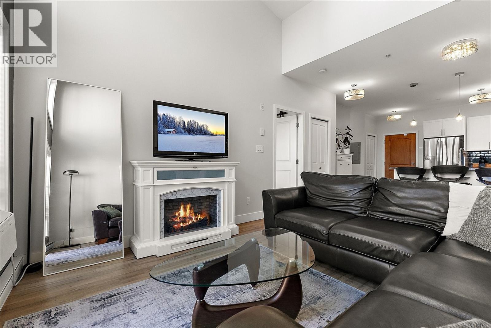 #407 866 Brock Ave - 3