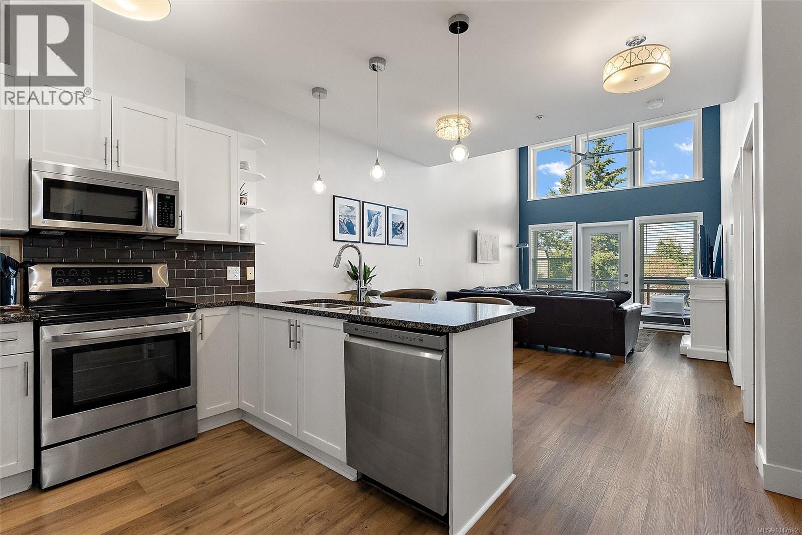 #407 866 Brock Ave - Image 7
