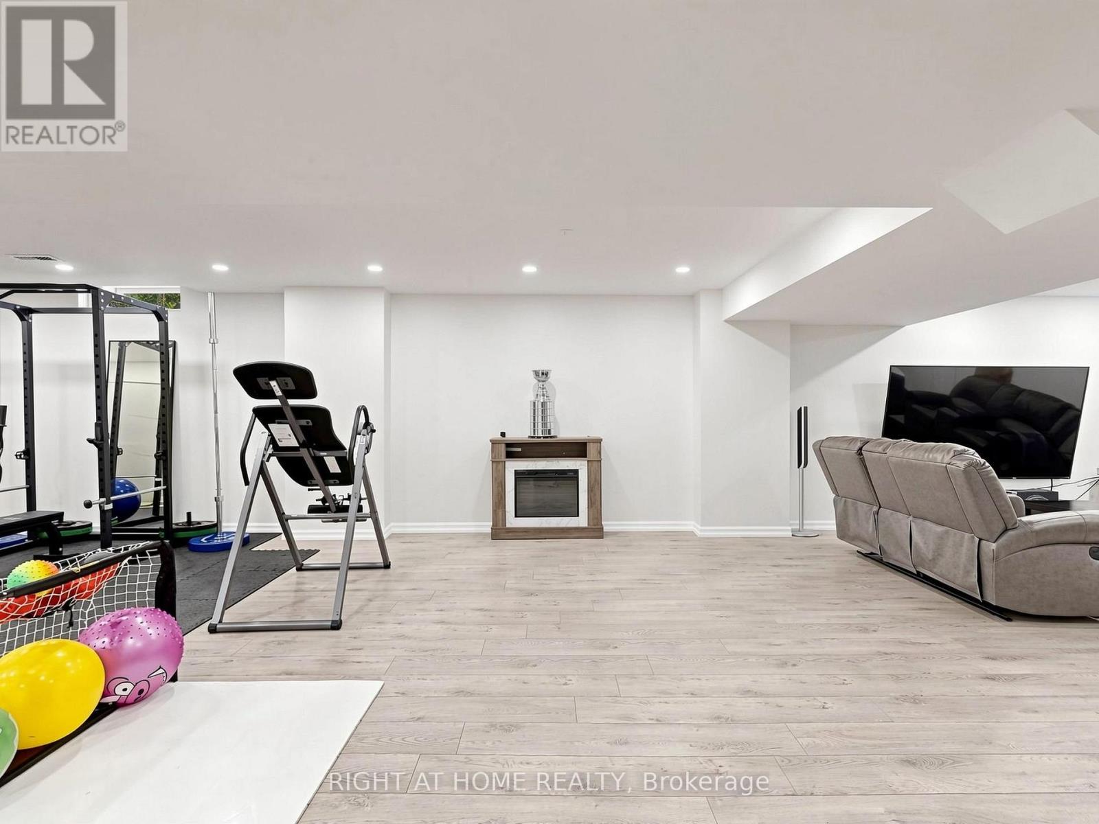 89 GREENWOOD ROAD - Image 34