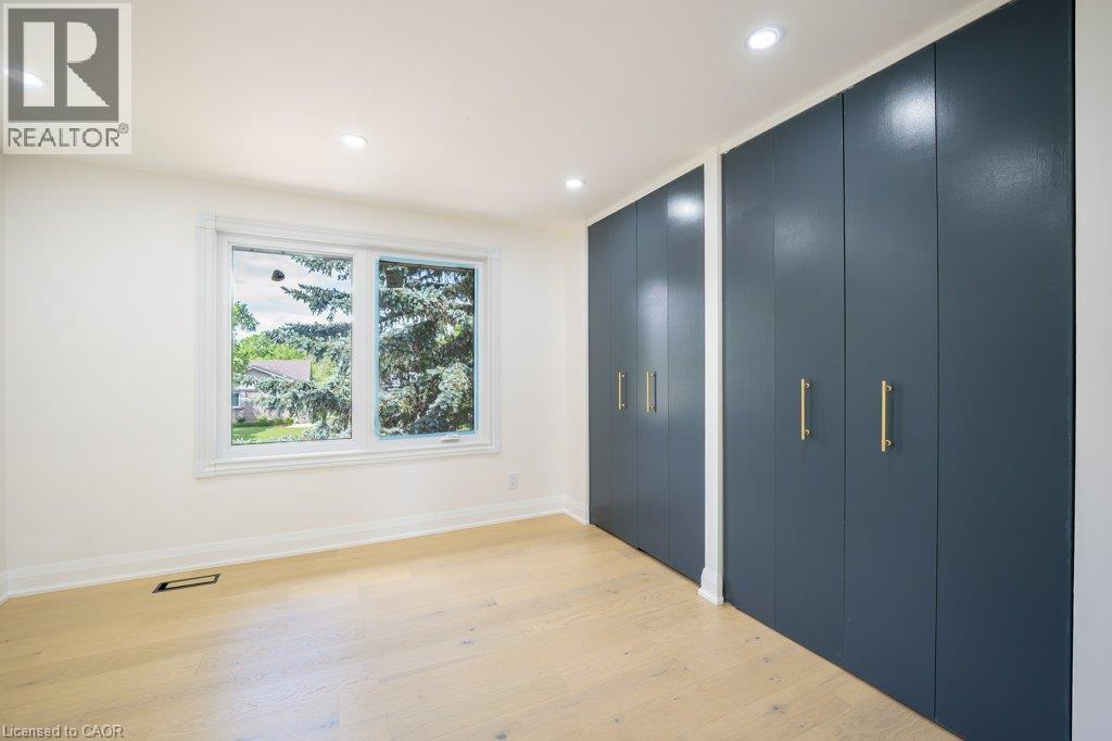 21 HALLIWELL Drive - Image 17