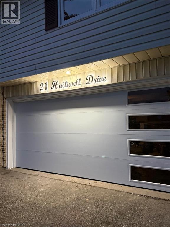 21 HALLIWELL Drive - Image 32