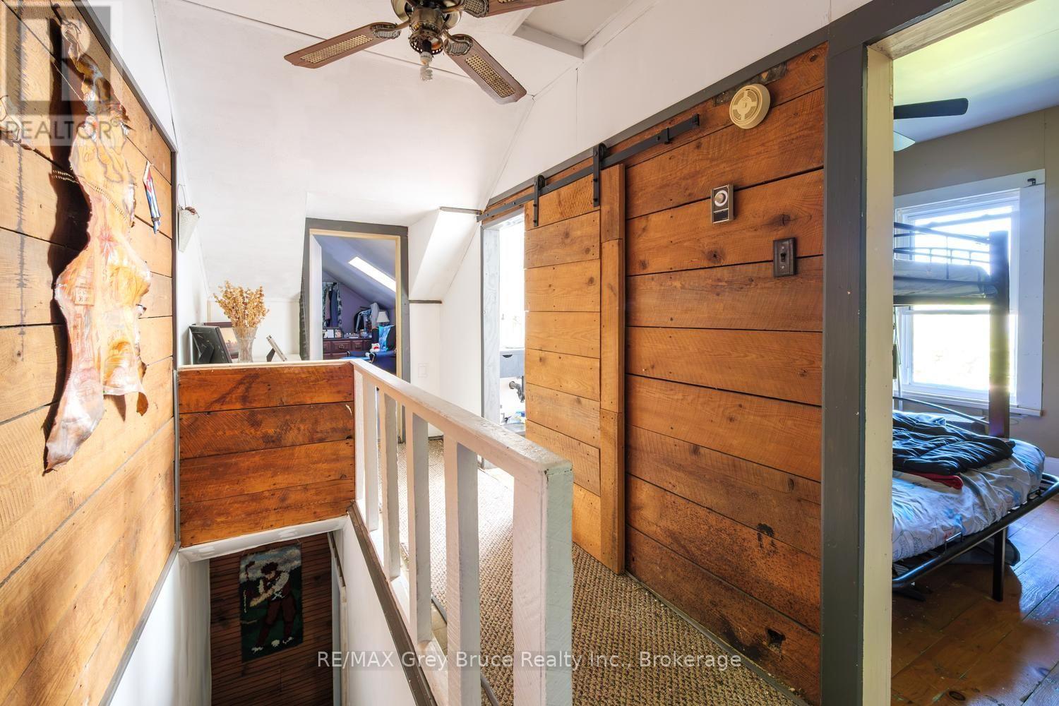501306 GREY 1 ROAD - 25