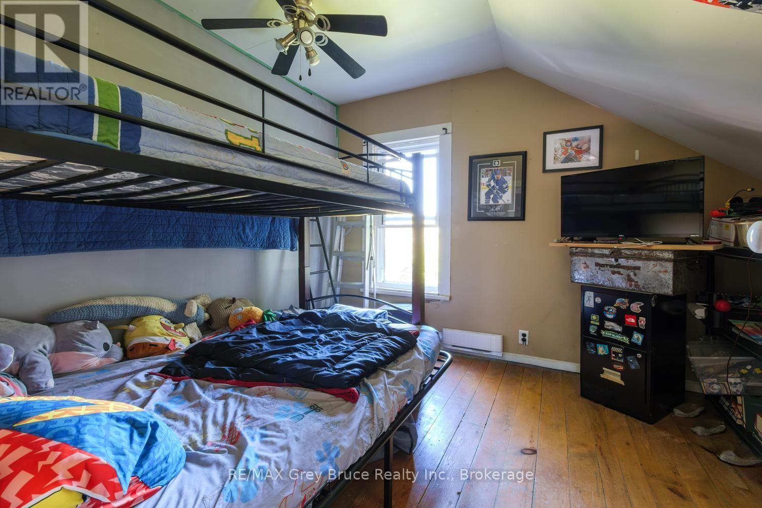 501306 GREY 1 ROAD - 27