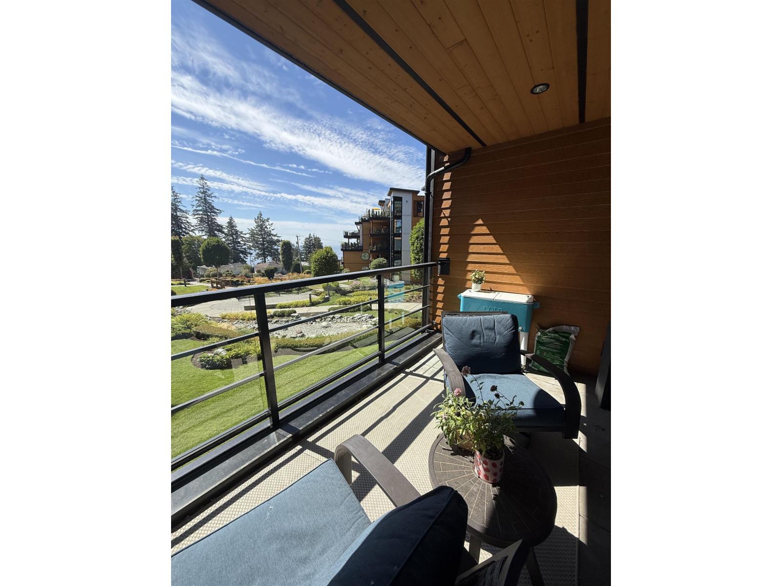 14855 THRIFT AVENUE, White Rock