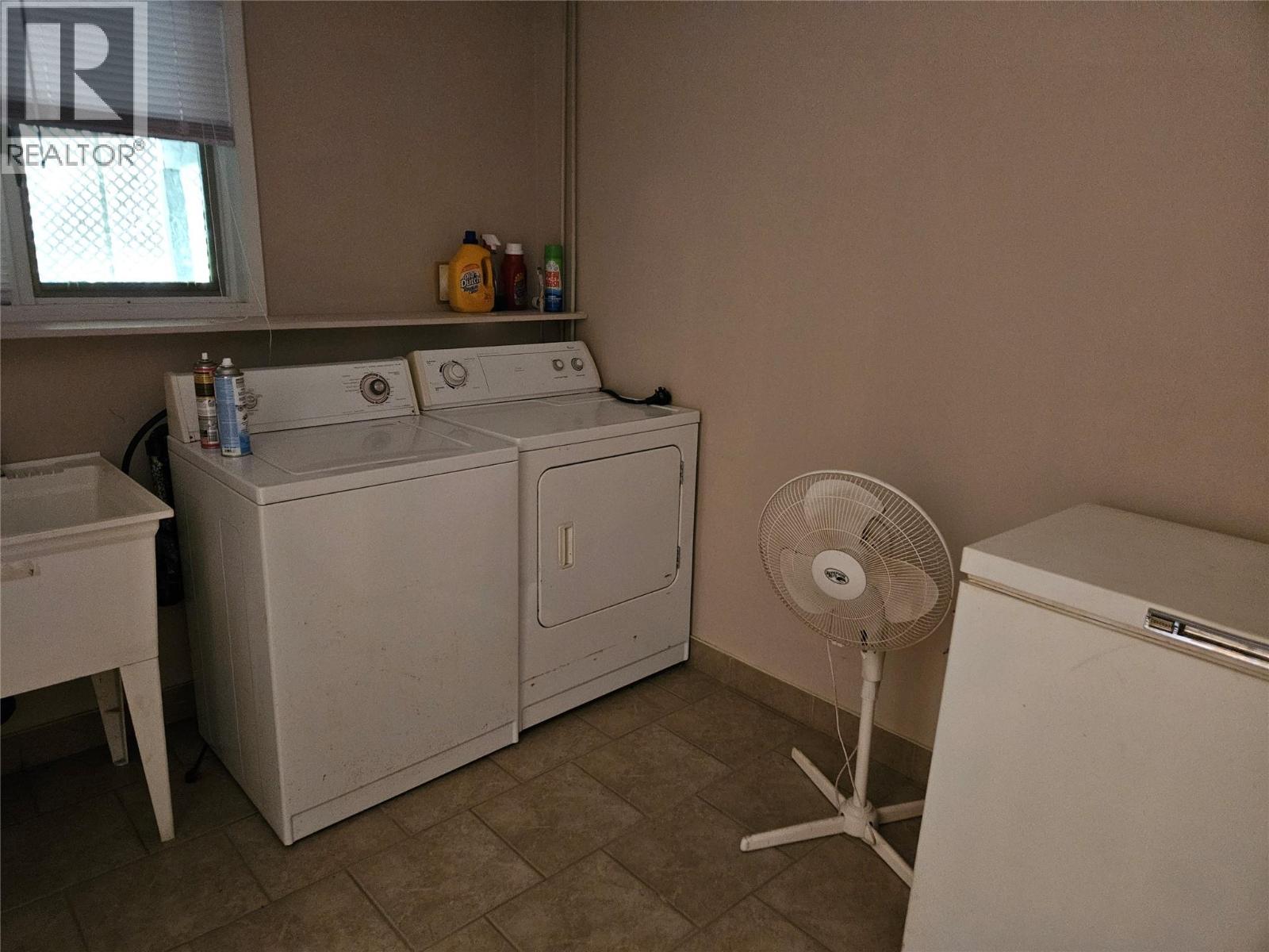 145 MOSTYN Road - 14