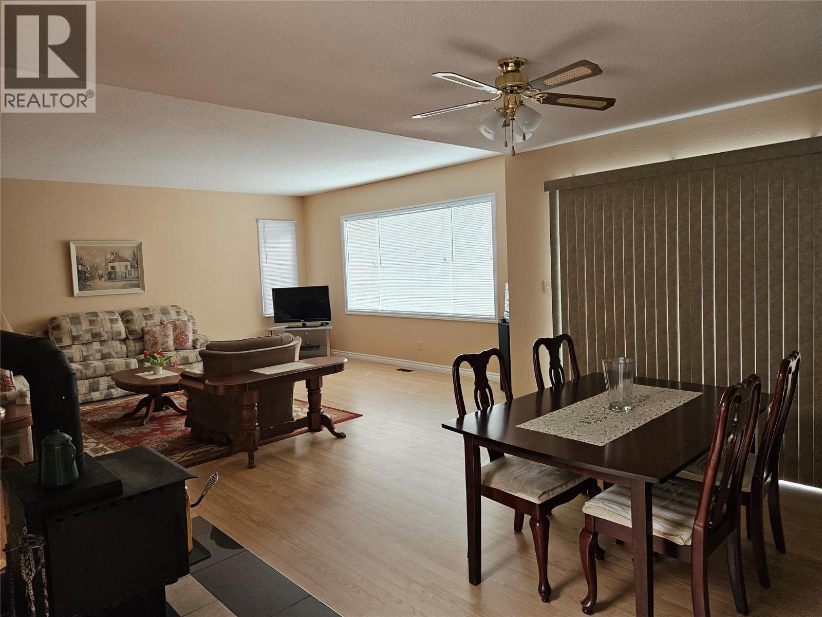 145 MOSTYN Road - 6