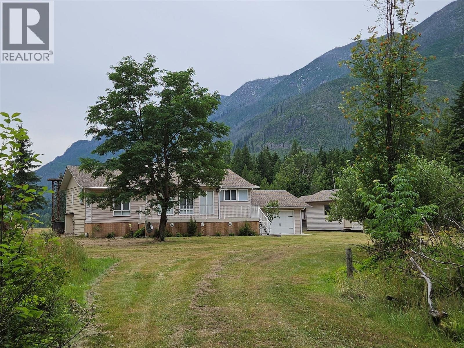 145 MOSTYN Road - Image 18