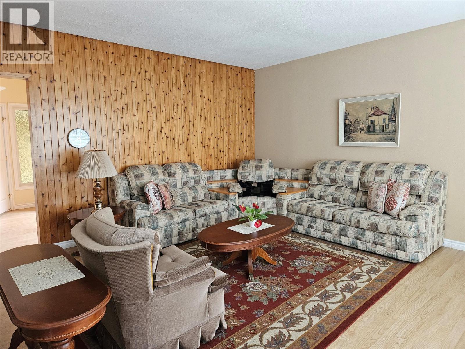 145 MOSTYN Road - 7