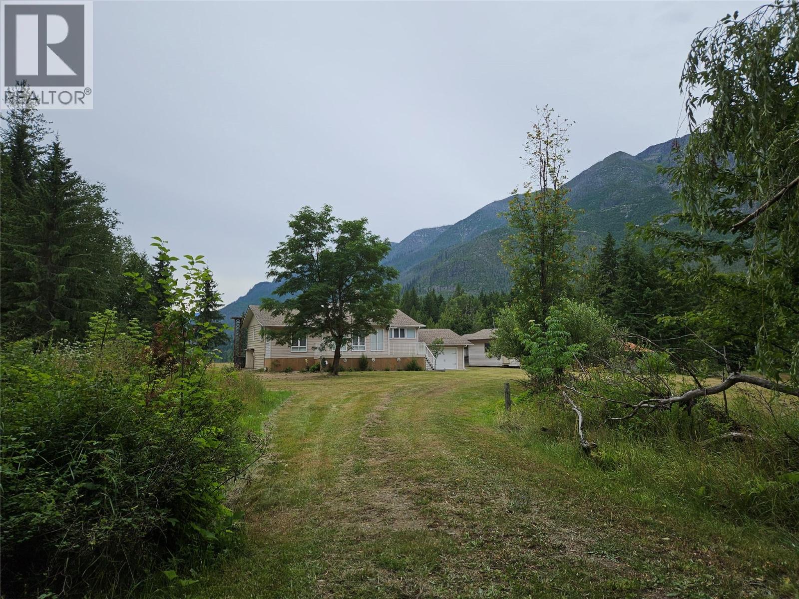 145 MOSTYN Road - 17
