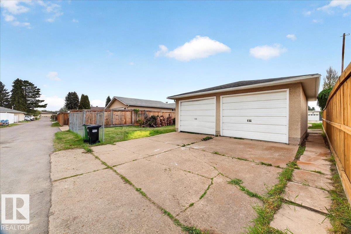 7823 148 AV NW - 30
