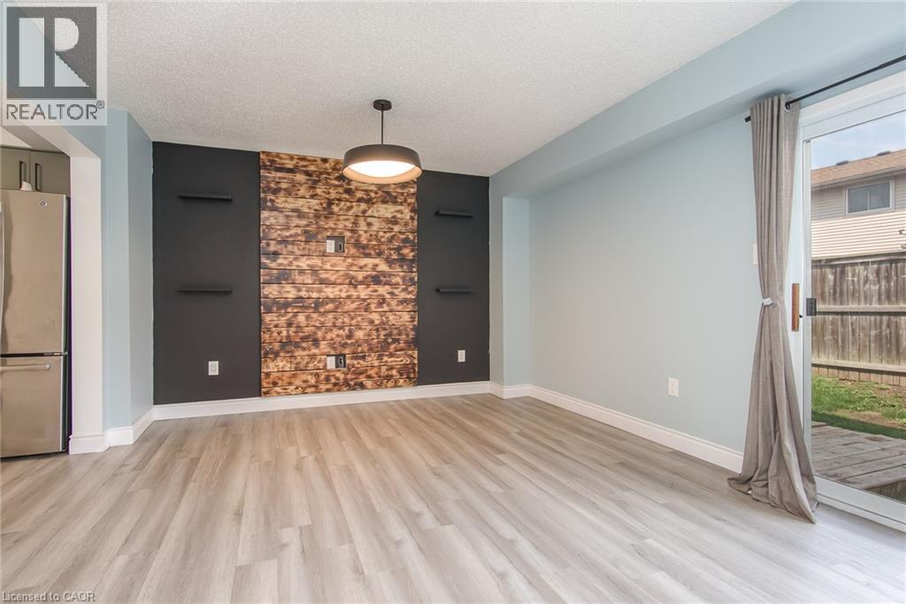 #13 125 SEKURA Crescent - 19