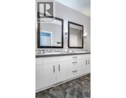 1024 Hochelaga Street W, Moose Jaw, SK S6H2H9 Photo 32
