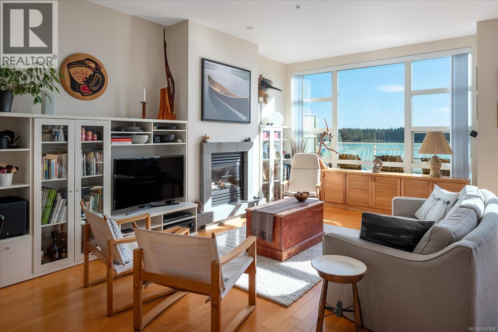 TH24 38 Front St, Nanaimo