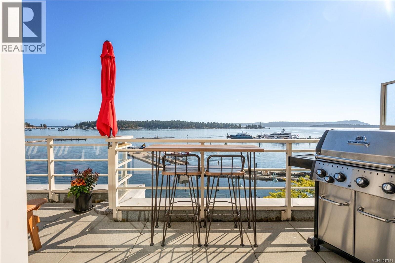 TH24 38 Front St, Nanaimo