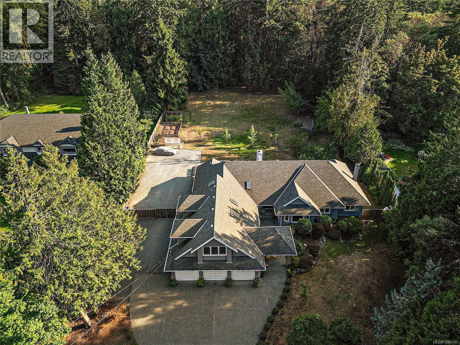 657 Cromarty Ave, North Saanich
